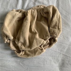 The simple folk corduroy shorts